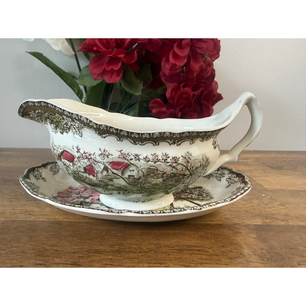 Johnson Brothers Friendly Village Gravy Boat Underplate‎ Farmhouse Christmas